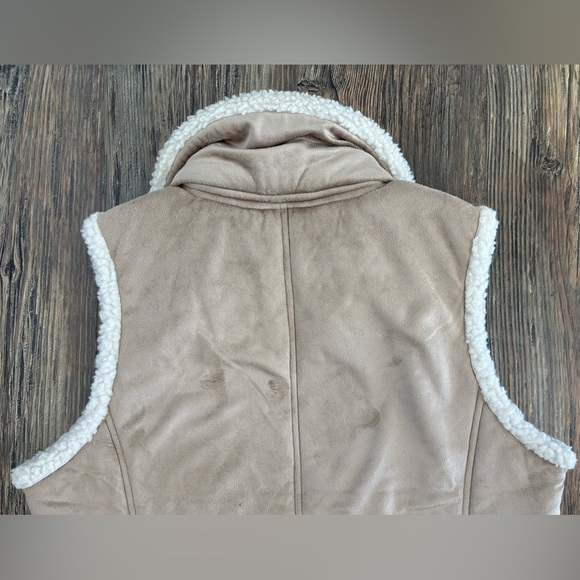 Jones Wear Sport Women's Size 4 Tan Suede Vest w/Faux Sherpa Lining Vtg - Picture 10 of 11